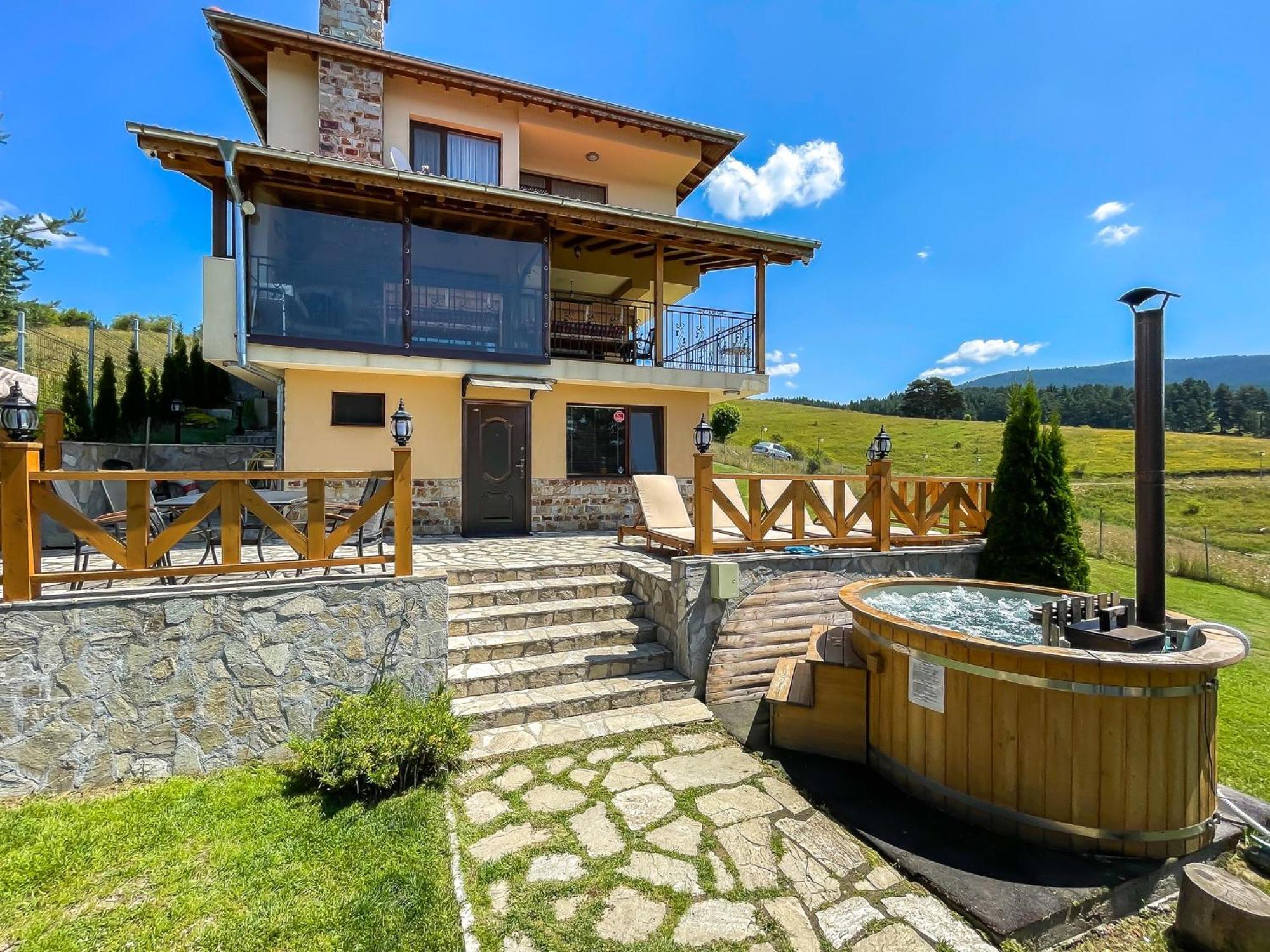 Divna Guest House Dospat Exterior photo