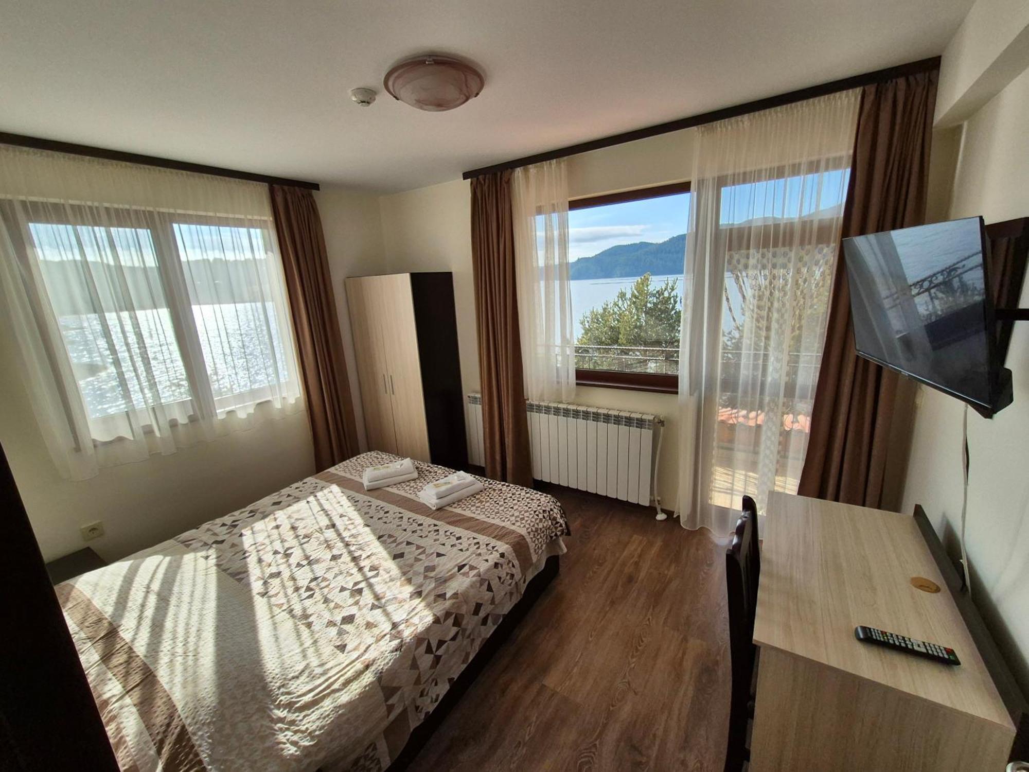 Divna Guest House Dospat Exterior photo