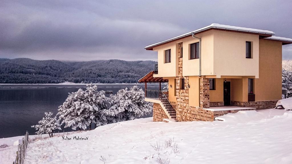 Divna Guest House Dospat Exterior photo